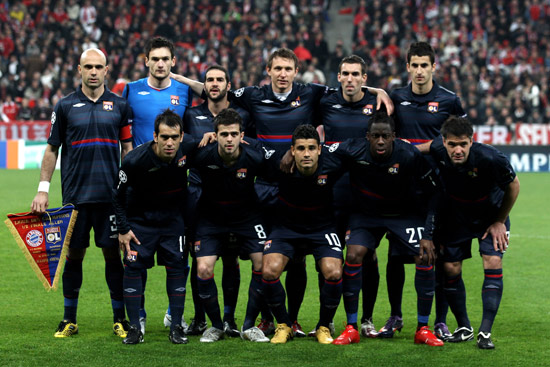 欧冠半场：艾尔尤努西开场70秒闪击，比利亚雷亚尔0-1哥本哈根（欧冠半场：艾尔尤努西70秒先声夺人，哥本哈根暂1-0领先比利亚雷亚尔）